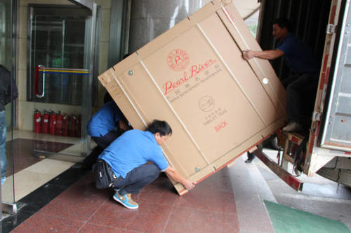 荣邦乡钢琴贵重工艺品无忧运